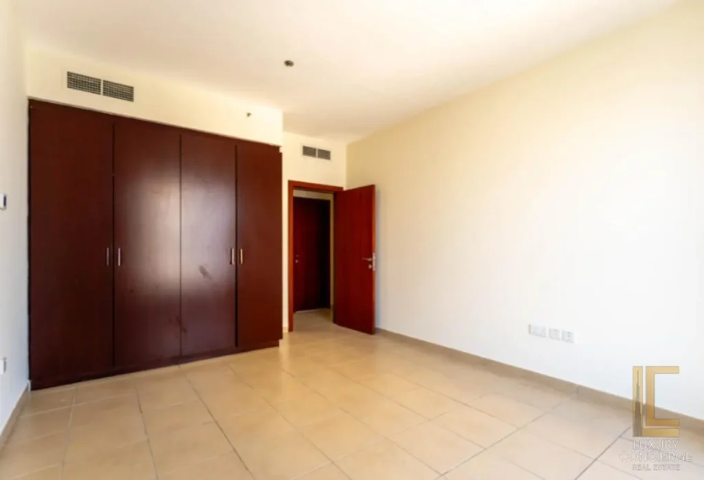 Stunning 3BR Apartment with Marina & Sea Views in Murjan 1