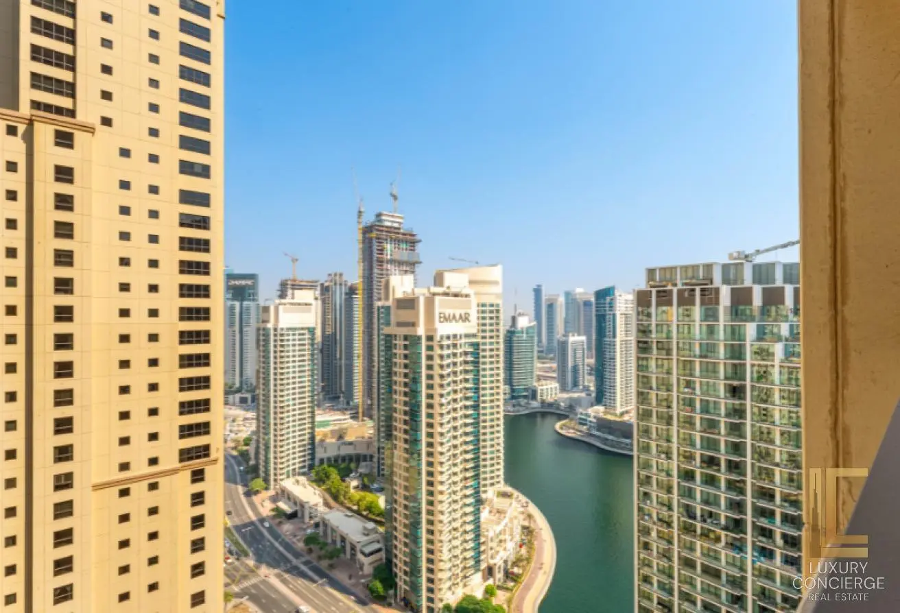 Stunning 3BR Apartment with Marina & Sea Views in Murjan 1